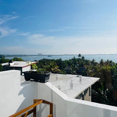 Regal Heights Hotel Weligama Extérieur photo