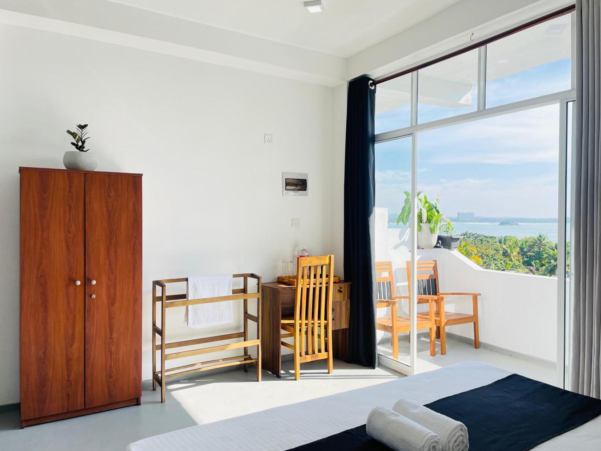 Regal Heights Hotel Weligama Extérieur photo
