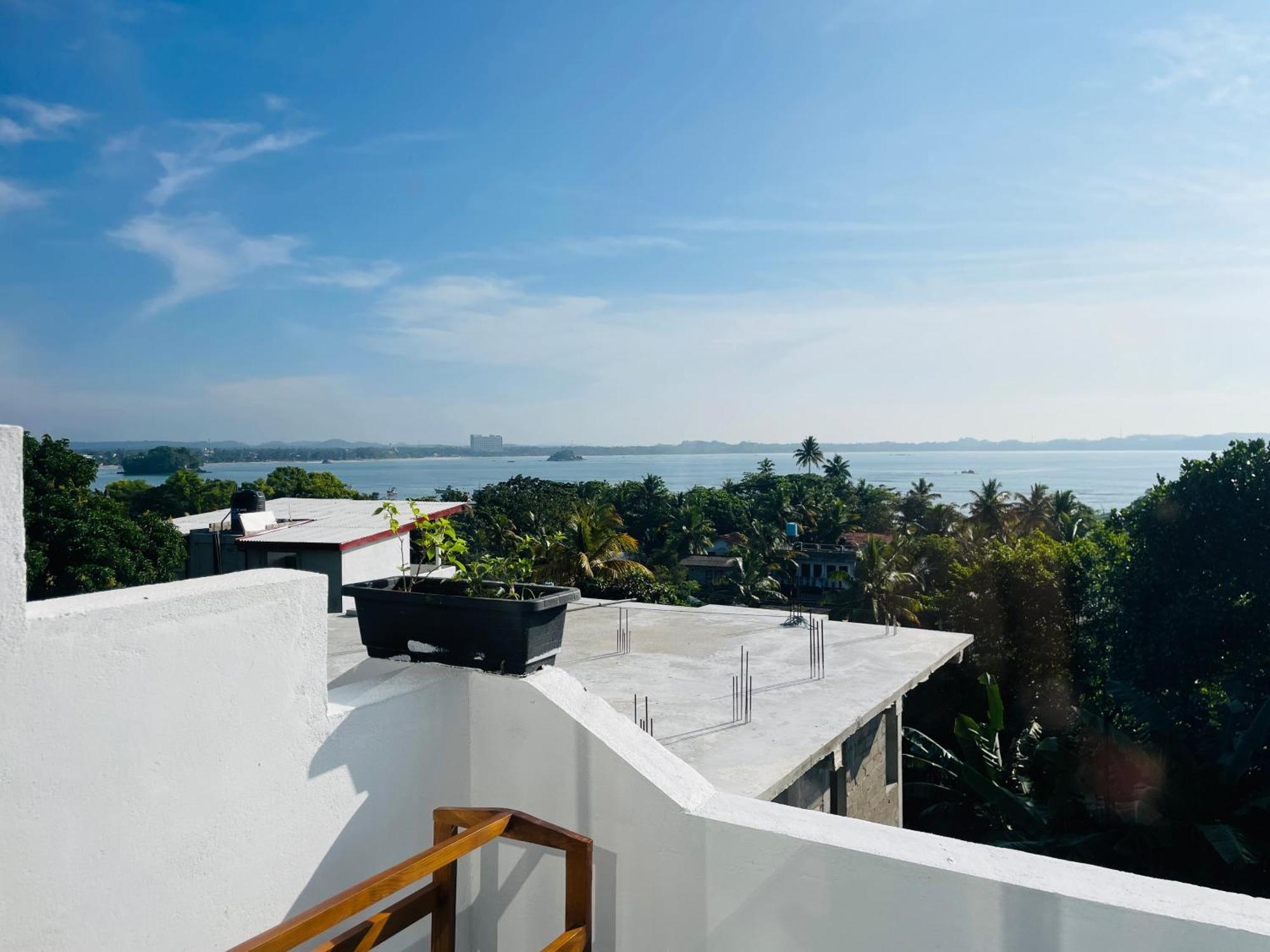 Regal Heights Hotel Weligama Extérieur photo